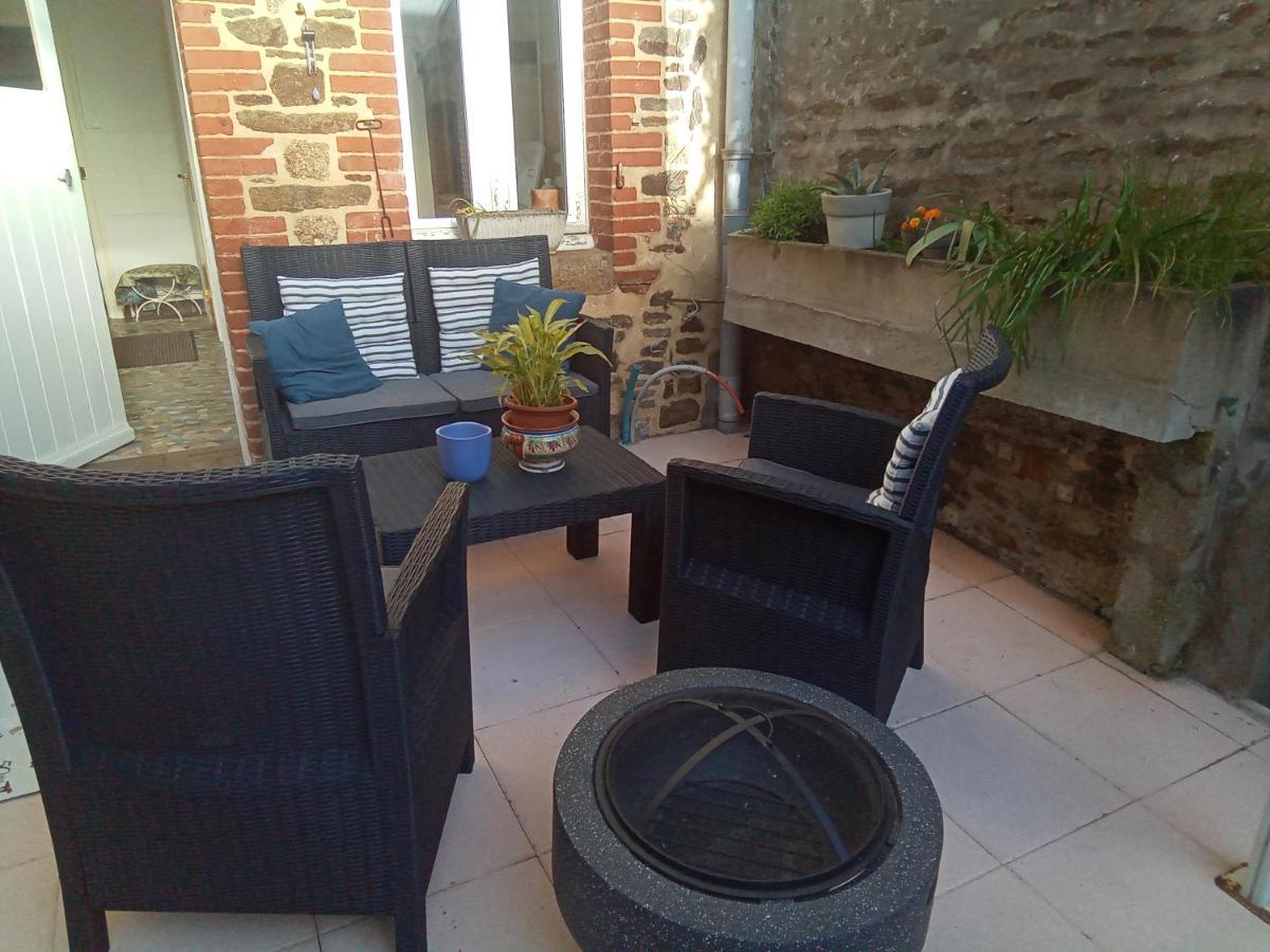 La Chambre De La Boule D 'Or Lanvallay Exterior photo