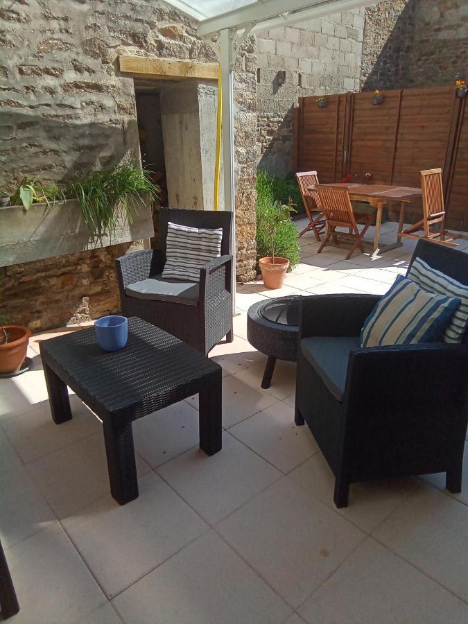 La Chambre De La Boule D 'Or Lanvallay Exterior photo