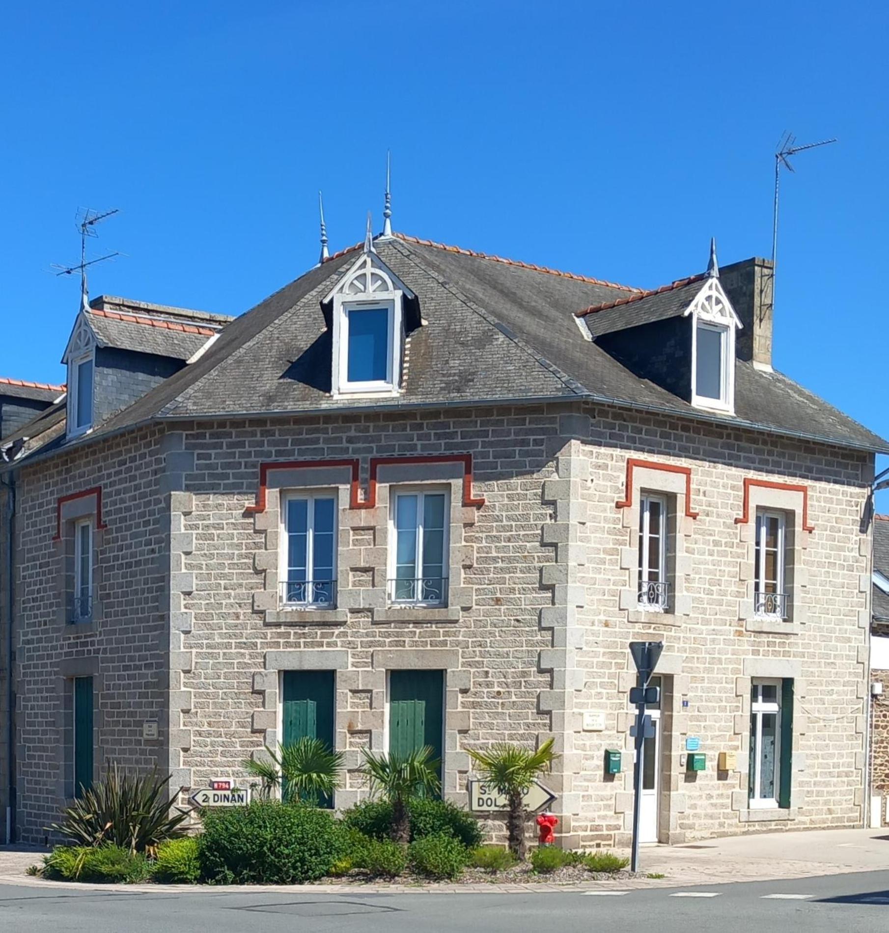 La Chambre De La Boule D 'Or Lanvallay Exterior photo